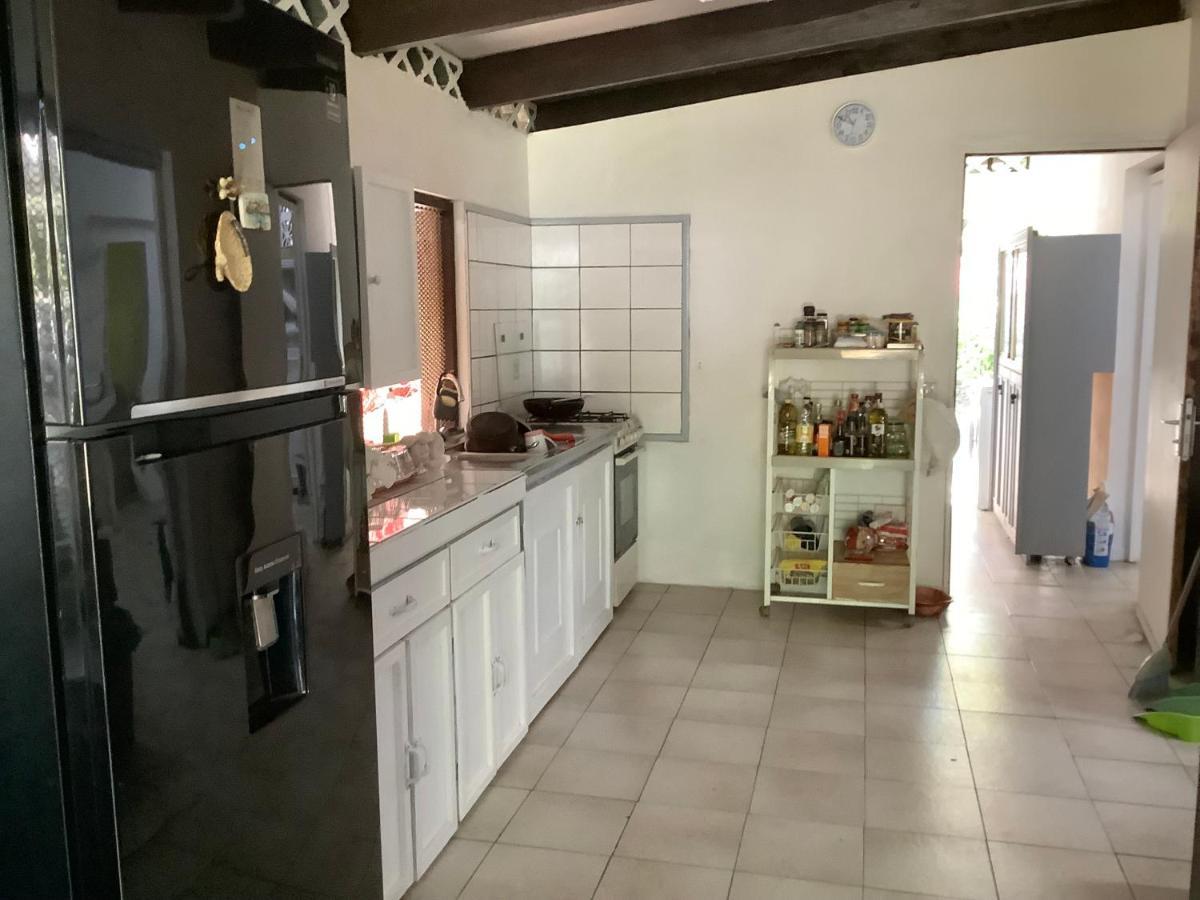 Bora Red Hibiscus Lodge Бора-Бора Экстерьер фото